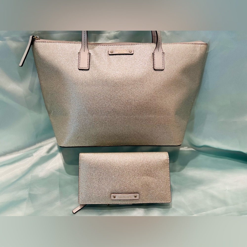Elegant Silver Tote and Wallet Set - Picture 2 of 12